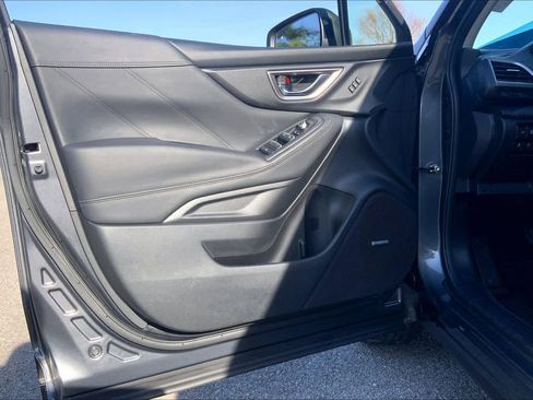 Used 2023 Subaru Forester Touring image 21