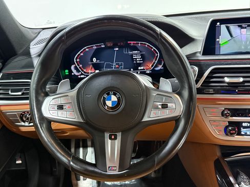 Used 2022 BMW 740i xDrive w/ M Sport Package AWD/4WD image 38