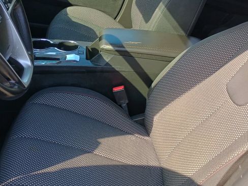 Used 2017 Chevrolet Equinox LT FWD image 20