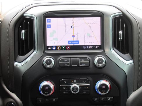 Used 2020 GMC Sierra 2500 Denali w/ Denali Ultimate Package AWD/4WD image 15