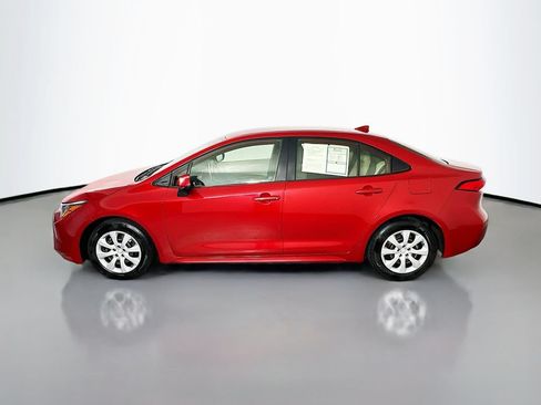 Used 2021 Toyota Corolla LE FWD image 4