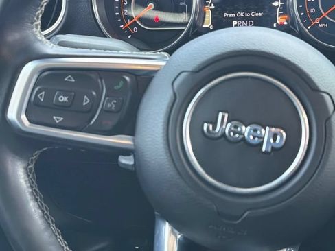 Used 2019 Jeep Wrangler Unlimited Sahara w/ Dual Top Group AWD/4WD image 25