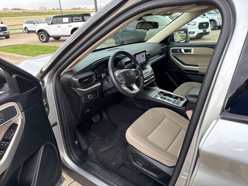 Used 2023 Ford Explorer XLT w/ Class IV Trailer Tow Package image 20