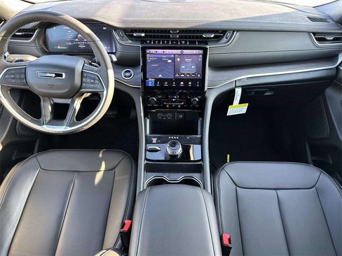 New 2025 Jeep Grand Cherokee Limited image 7