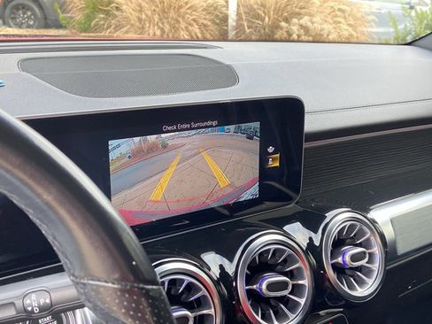 Used 2021 Mercedes-Benz GLB 250 4MATIC image 35