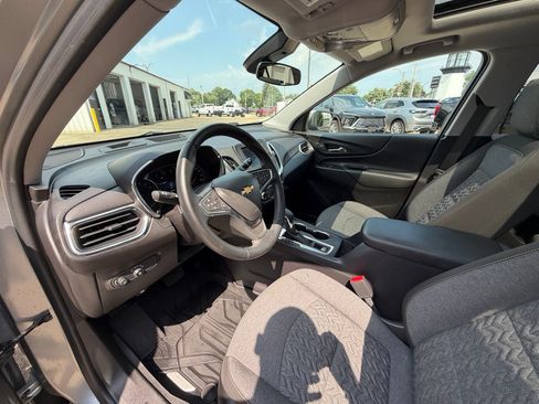 Used 2024 Chevrolet Equinox LT w/ LPO, Floor Liner Package FWD image 10