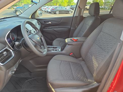 Used 2020 Chevrolet Equinox LT w/ LPO, Floor Liner Package FWD image 17