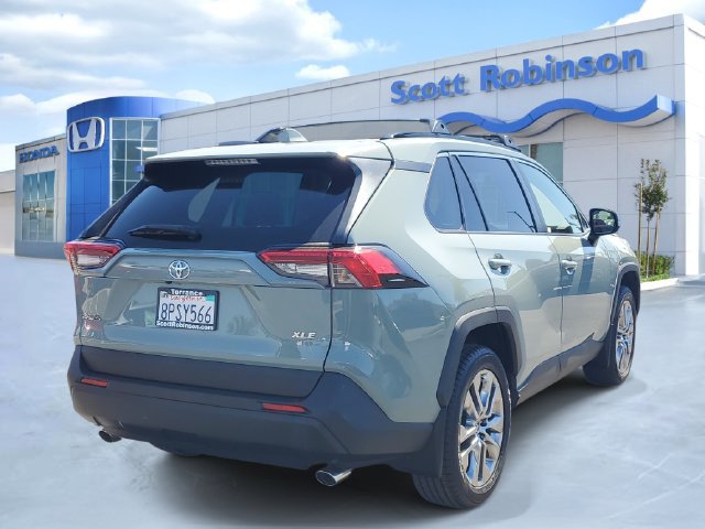 Used 2020 Toyota RAV4 XLE Premium w/ All Weather Liner Package FWD image 4