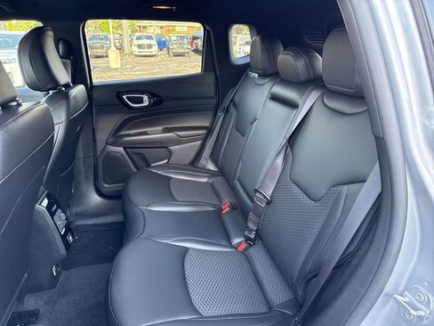 New 2026 Jeep Compass Latitude image 19