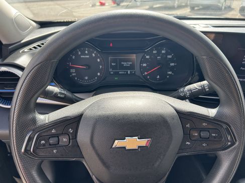 Used 2024 Chevrolet Trax LS w/ LS Convenience Package FWD image 13