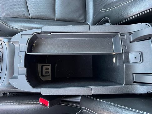 Used 2023 GMC Terrain SLT w/ Infotainment Package II AWD/4WD image 29