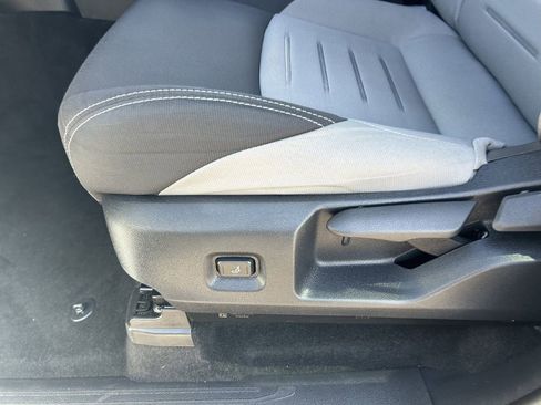 Used 2025 Toyota Tacoma TRD Sport AWD/4WD image 27