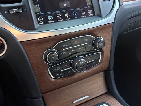 Used 2018 Chrysler 300 C w/ Safetytec Plus Group RWD image 47