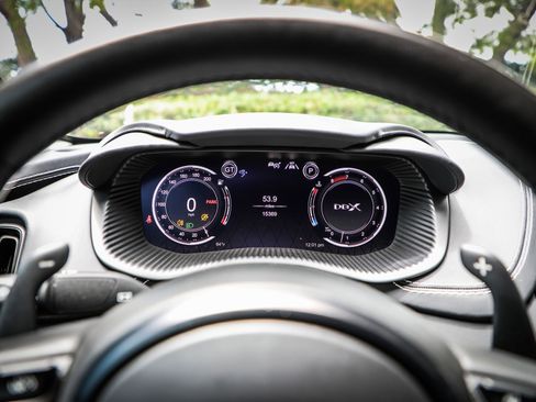 Used 2022 Aston Martin DBX AWD/4WD image 13