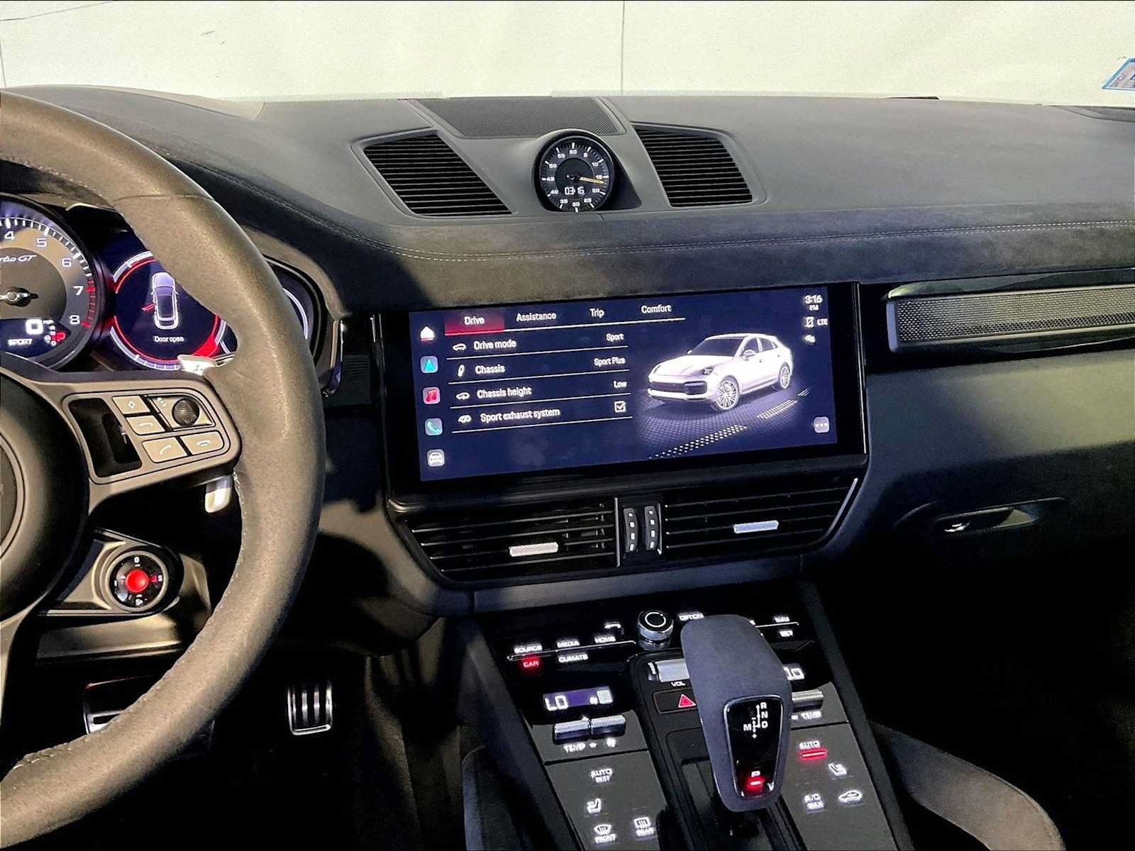 Certified 2022 Porsche Cayenne Turbo GT AWD/4WD image 16