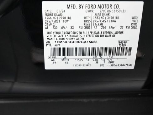 Used 2024 Ford Explorer ST w/ Equipment Group 401A AWD/4WD image 17