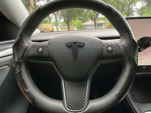 Used 2023 Tesla Model Y AWD image 22