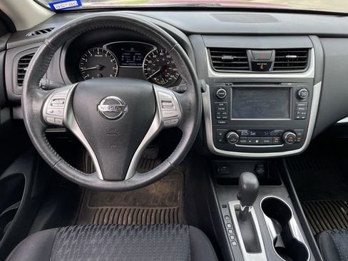 Used 2016 Nissan Altima 2.5 SV w/ Convenience Package FWD image 11