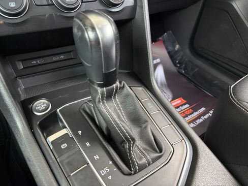Used 2021 Volkswagen Tiguan SE w/ Panoramic Sunroof Package AWD/4WD image 29