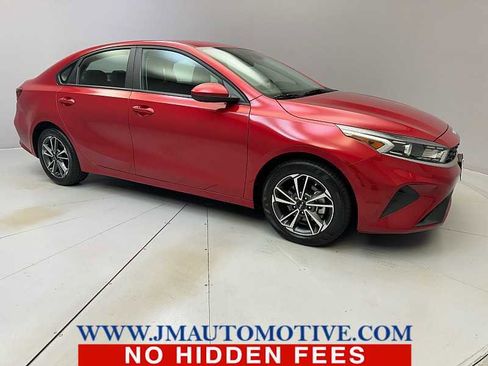 Used 2022 Kia Forte LXS image 7