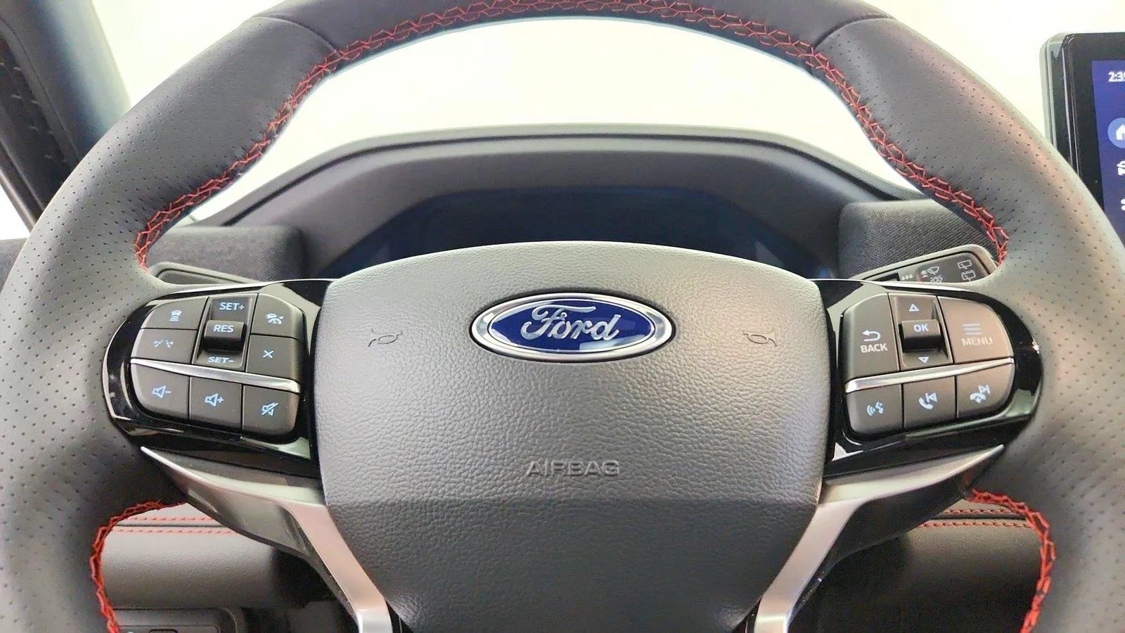 Used 2025 Ford Explorer ST w/ Sun And Sound Package RWD image 18