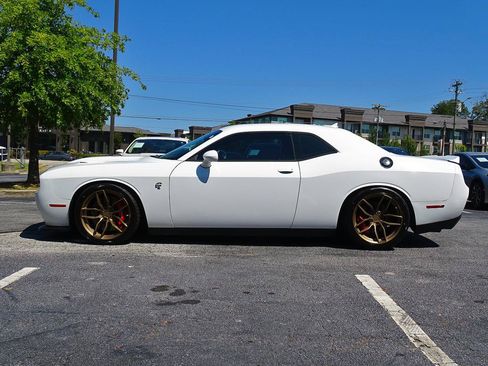 Used 2015 Dodge Challenger SRT Hellcat RWD image 7