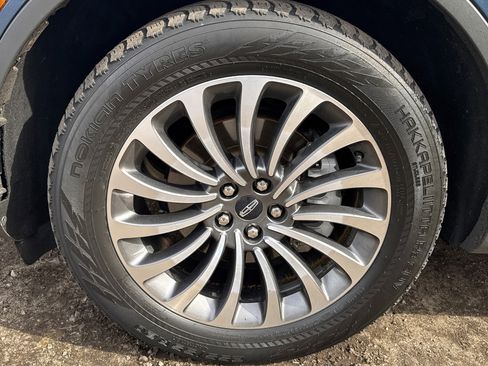 Used 2020 Lincoln Aviator Reserve w/ Elements Package Plus image 3