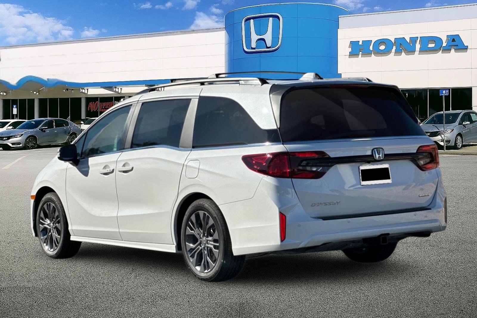 New 2027 Honda Odyssey Touring image 3