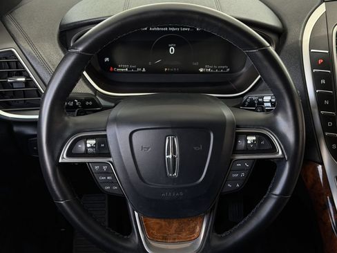 Used 2019 Lincoln Nautilus Select w/ Class II Trailer Tow Package AWD/4WD image 13