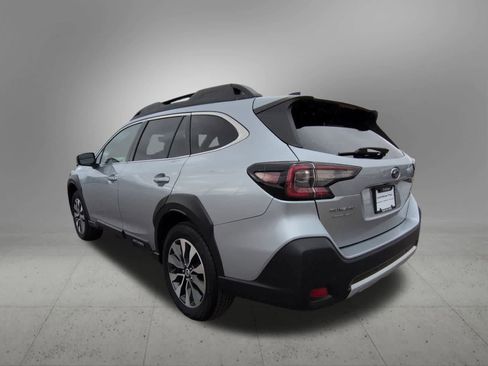 Used 2023 Subaru Outback Limited image 4