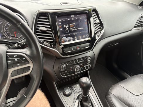 Used 2019 Jeep Cherokee Limited AWD/4WD image 21