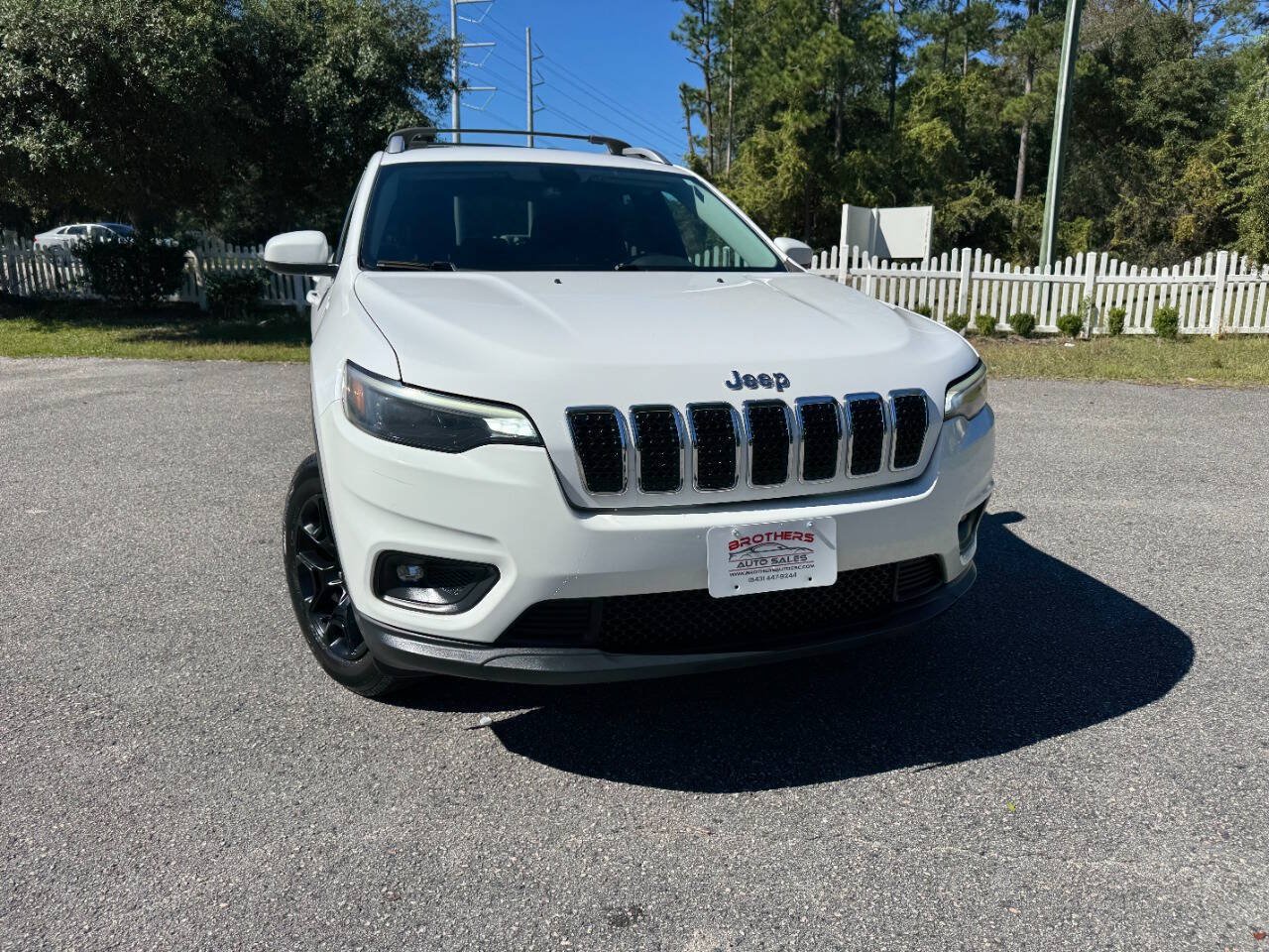 Used 2019 Jeep Cherokee Latitude Plus w/ Cold Weather Group AWD/4WD image 37