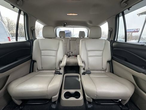 Used 2019 Honda Pilot Touring image 16