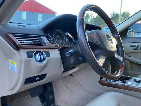 Used 2013 Mercedes-Benz E 350 E 350 4MATIC Sedan 4D image 11