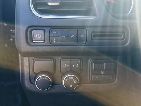 Used 2021 Chevrolet Suburban LT w/ LT Signature Package RWD image 36