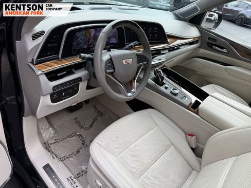 Used 2024 Cadillac Escalade Sport Platinum w/ LPO, ONYX Package image 36