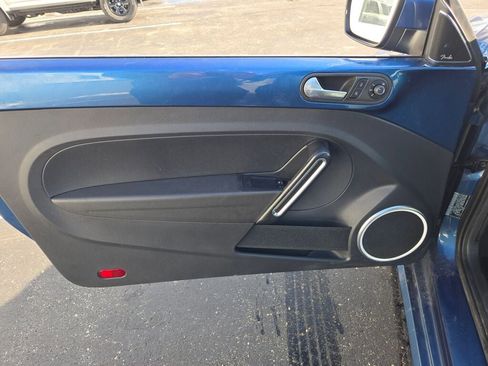 Used 2018 Volkswagen Beetle 2.0T SE image 12