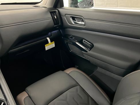 New 2026 Nissan Pathfinder Platinum AWD/4WD image 10