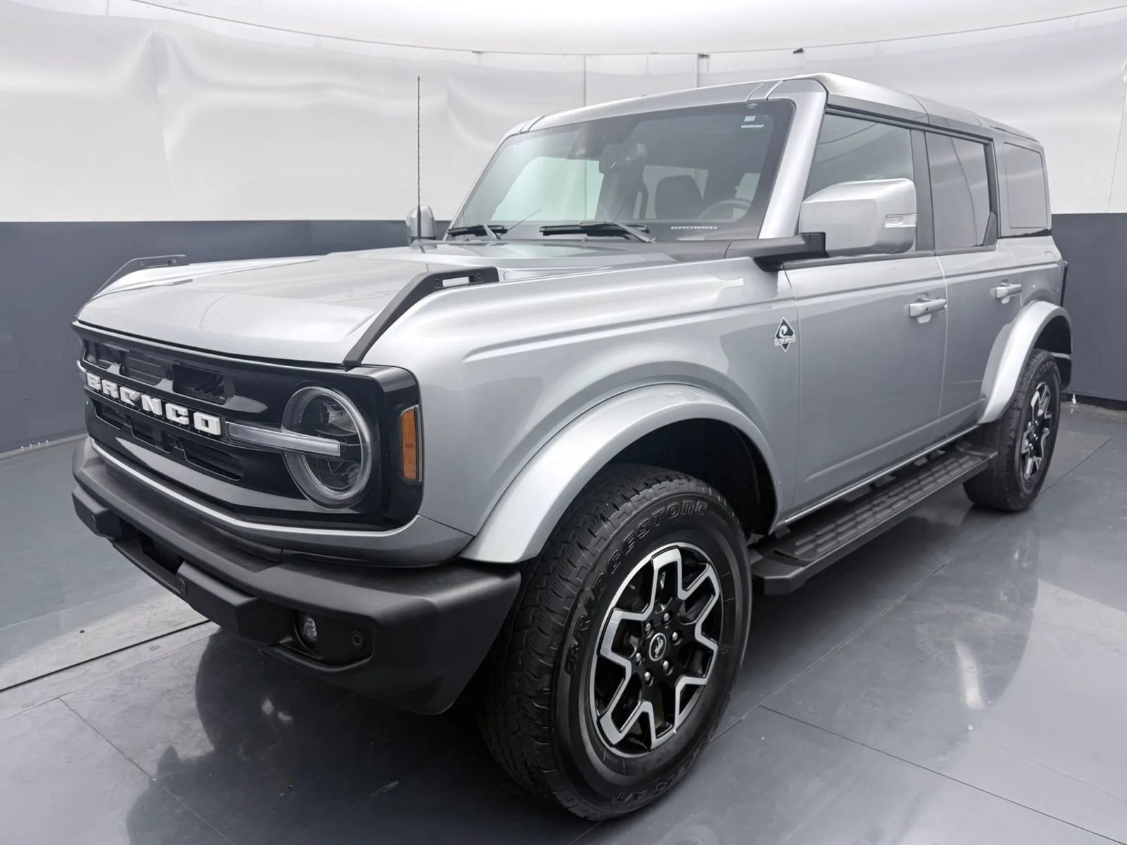 Used 2024 Ford Bronco Outer Banks AWD/4WD image 3
