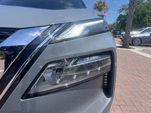 Used 2023 Nissan Rogue SL w/ SL Premium Package FWD image 6