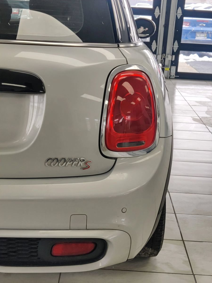 Used 2016 MINI Cooper S FWD image 9