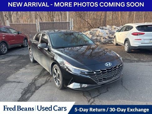 Certified 2023 Hyundai Elantra Limited image 3
