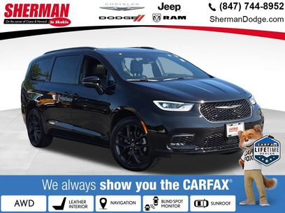 Used 2026 Chrysler Pacifica Limited w/ S Appearance Package