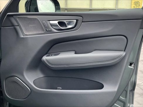New 2026 Volvo XC60 B5 Ultra w/ Climate Package image 30