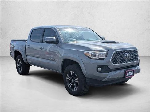 Used 2019 Toyota Tacoma TRD Sport AWD/4WD image 3