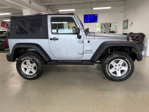 Used 2014 Jeep Wrangler Sport AWD/4WD image 6