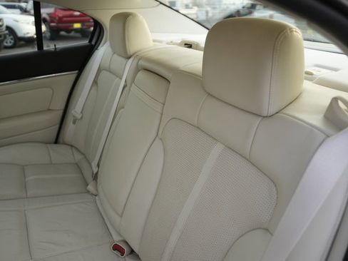 Used 2009 Lincoln MKS image 13