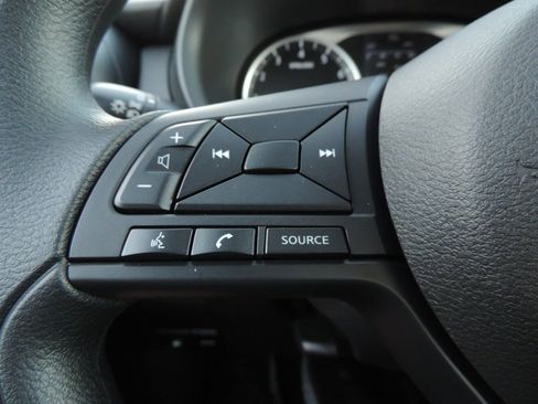 New 2025 Nissan Kicks Play S image 22