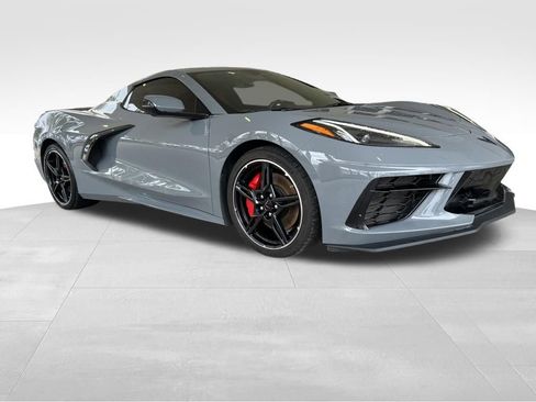 Used 2025 Chevrolet Corvette Stingray Convertible w/ Z51 Performance Package image 2