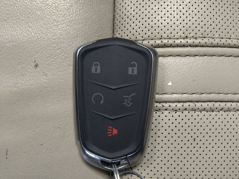 Used 2015 Cadillac SRX Luxury image 32